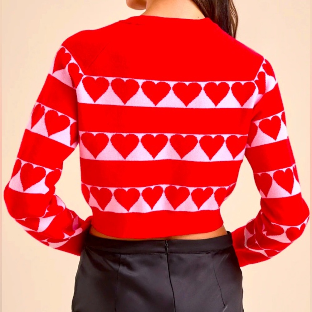 Red Heart Pattern Semi-Cropped Sweater - Picture 3 of 6